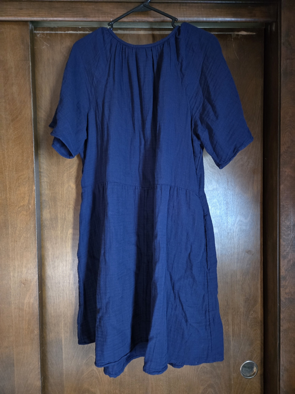 Old Navy Navy Short-Sleeve Midi Dress with Tie Neck with Pockets. - Picture 2 of 2